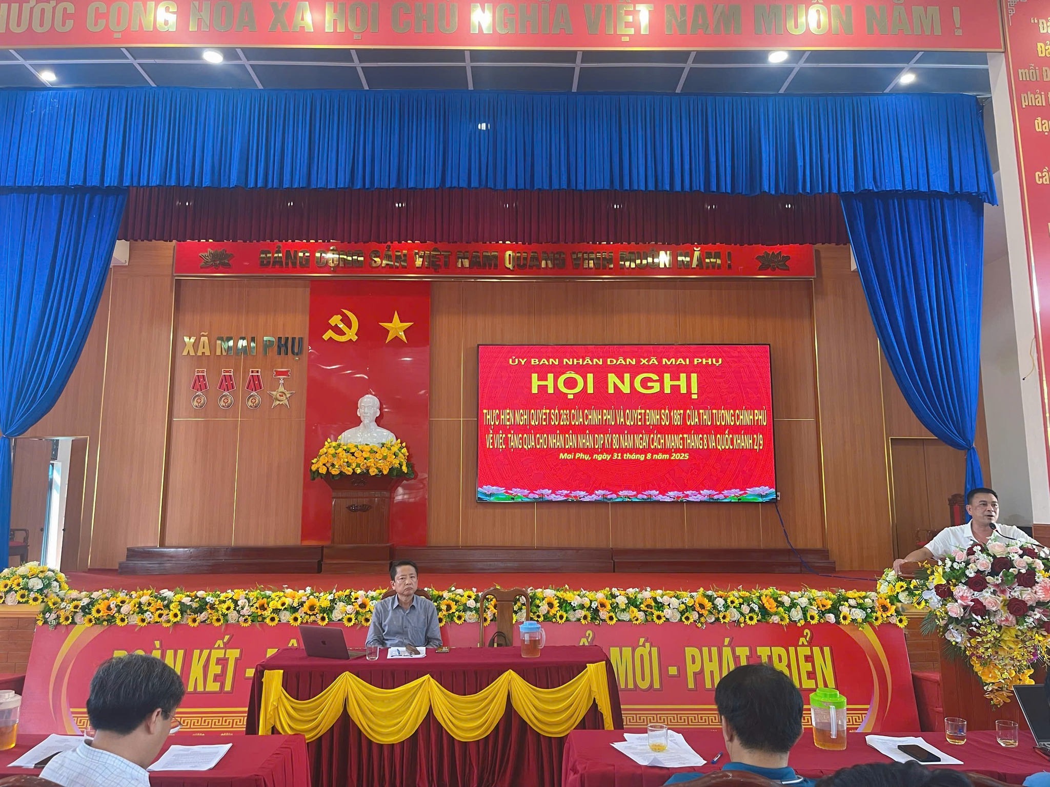 Chiều ngày 31/8/2025 xã Mai Phụ tổ chức Hội nghị triển khai thực hiện Nghị quyết số 263 của Chính phủ và Quyết định số 1867 của Thủ tướng Chính phủ về việc tặng quà cho Nhân dân nhân dịp kỷ niệm 80 năm ngày cách mạng tháng Tám và Quốc khánh 02/9!