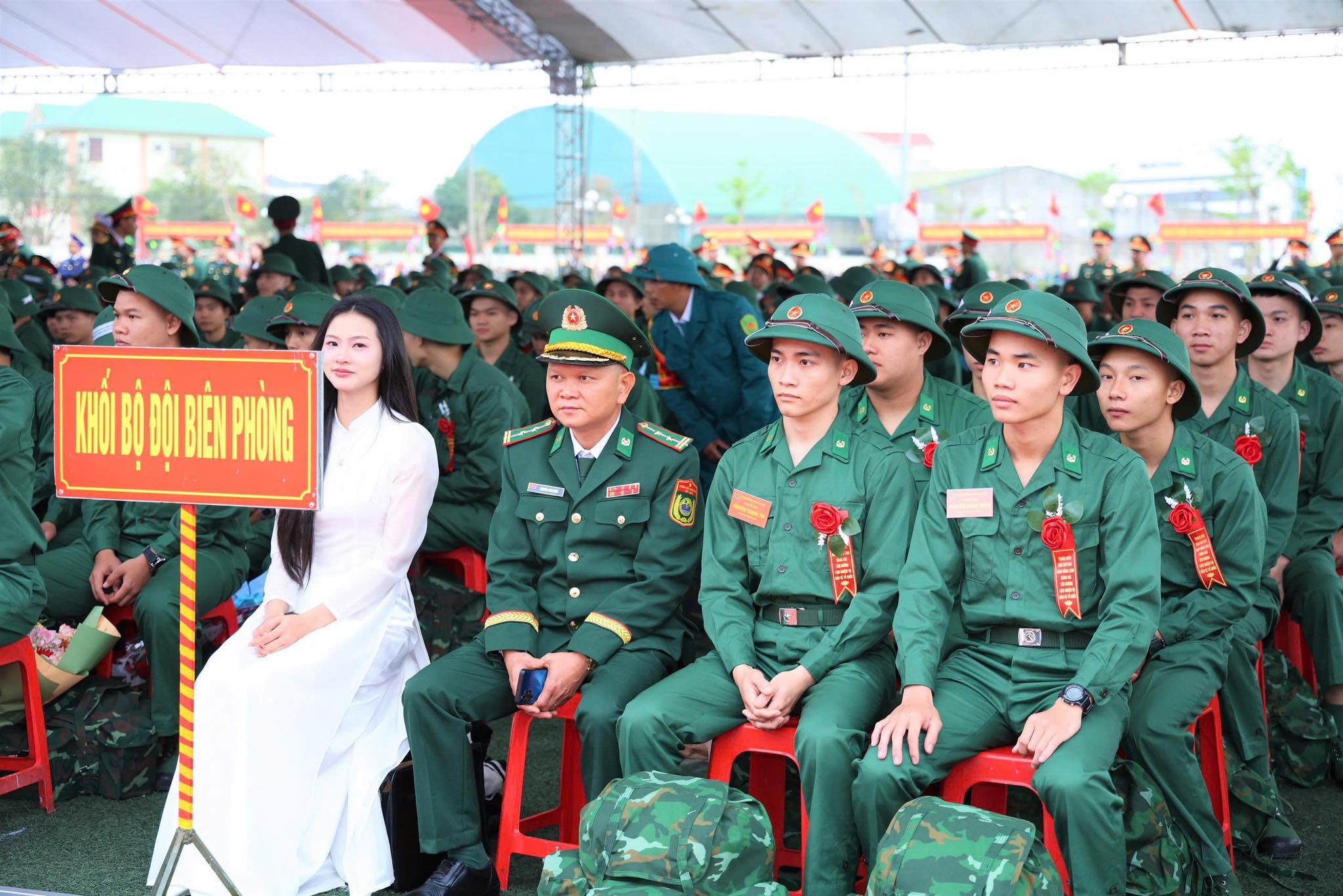 LONG TRỌNG LỄ GIAO NHẬN QUÂN NĂM 2026 TẠI ĐIỂM GIAO QUÂN SỐ I.