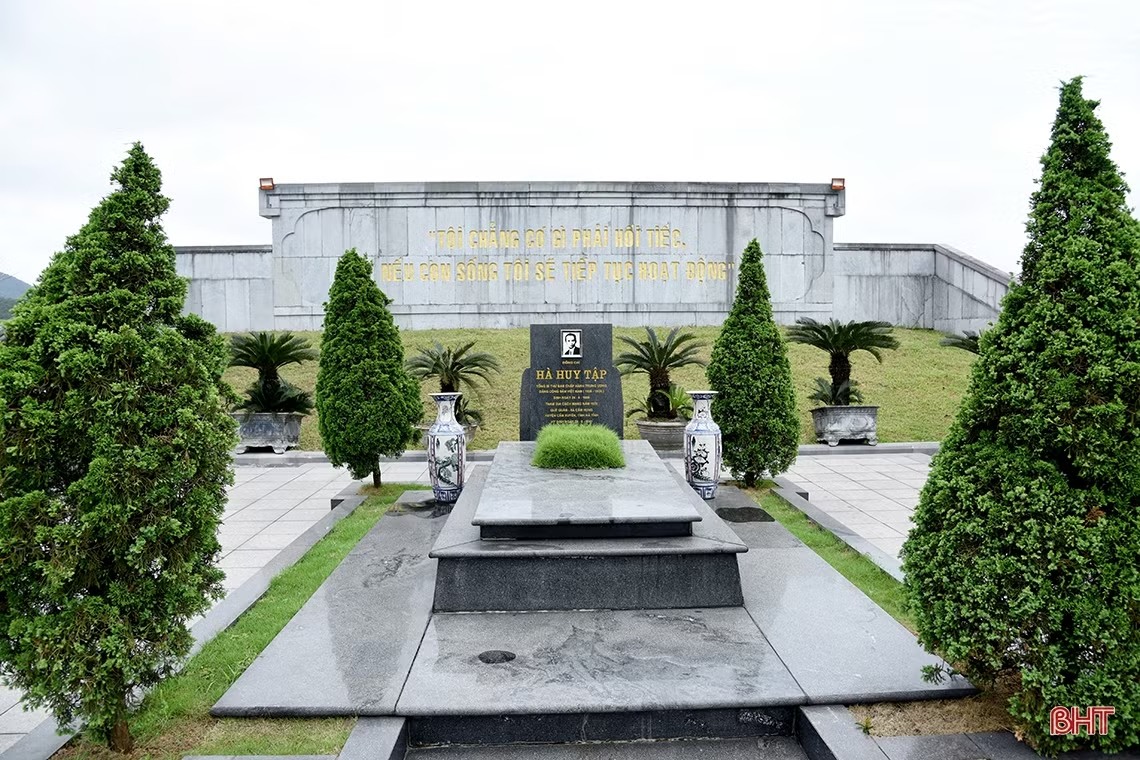 THÂN THẾ VÀ GIA ĐÌNH TỔNG BÍ THƯ HÀ HUY TẬP