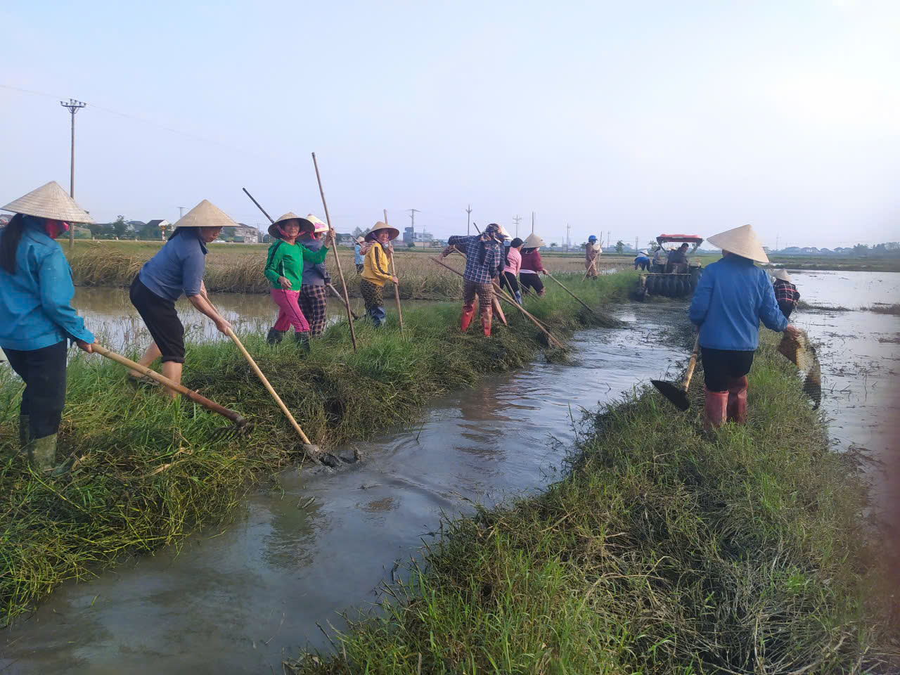 CÁC THÔN TRÊN ĐỊA BÀN XÃ MAI PHỤ TIẾP TỤC RA QUÂN XÂY DỰNG NÔNG THÔN MỚI!