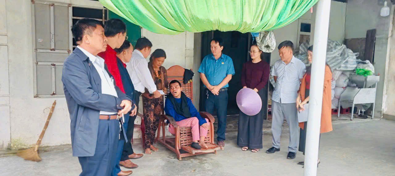 Hội Chữ thập đỏ – Bảo trợ xã hội xã Mai Phụ đã phối hợp với UBND xã tổ chức đoàn công tác đi thăm hỏi và trao quà trực tiếp cho các đối tượng có hoàn cảnh đặc biệt khó khăn trên địa bàn