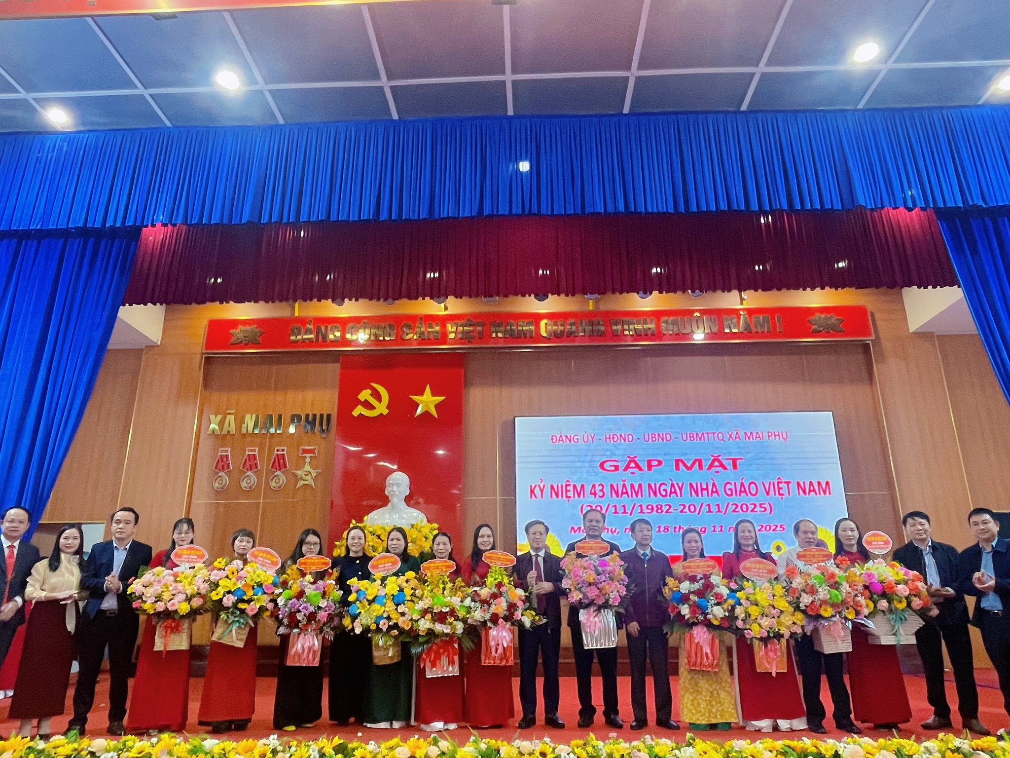 UBND xã Mai Phụ tổ chức Gặp mặt kỷ niệm 43 năm ngày Nhà giáo Việt Nam (20/11/1982-20/11/2025)!