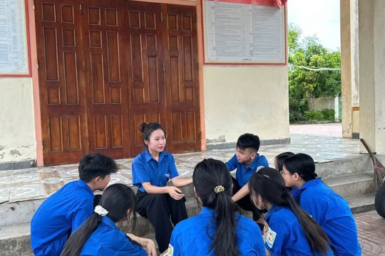 Bí thư Chi đoàn trẻ và hành trình "thắp lửa" sau sáp nhập tại thôn Gia Thiện, xã Mai Phụ.
