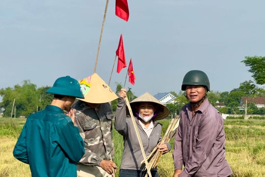 Thôn Vĩnh Lộc ra quân cắm mốc quy hoạch giao thông, thủy lợi nội đồng