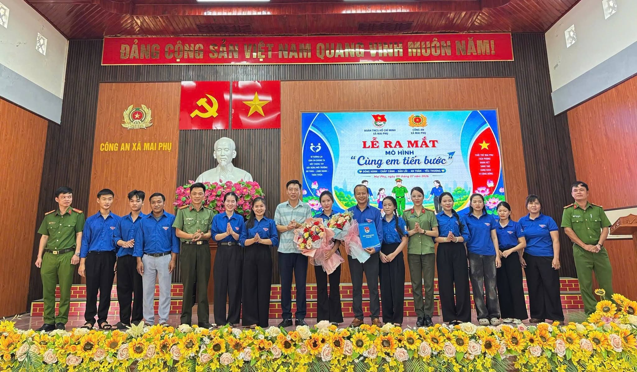 Đoàn Thanh niên xã Mai Phụ  ra mắt mô hình cùng em tiến bước.