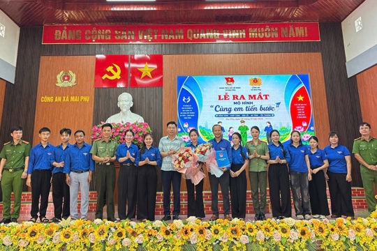 Đoàn Thanh niên xã Mai Phụ  ra mắt mô hình cùng em tiến bước. 