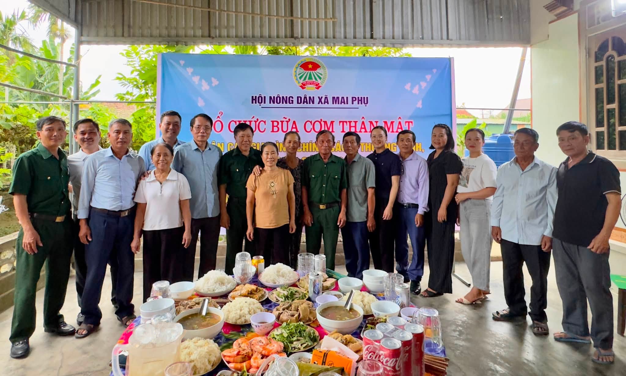 Hội Nông dân xã Mai Phụ tổ chức chương trình "Bữa cơm tri ân" nhân kỷ niệm 79 năm ngày Thương binh - Liệt sĩ.