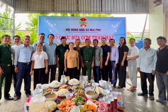 Hội Nông dân xã Mai Phụ tổ chức chương trình "Bữa cơm tri ân" nhân kỷ niệm 79 năm ngày Thương binh - Liệt sĩ.