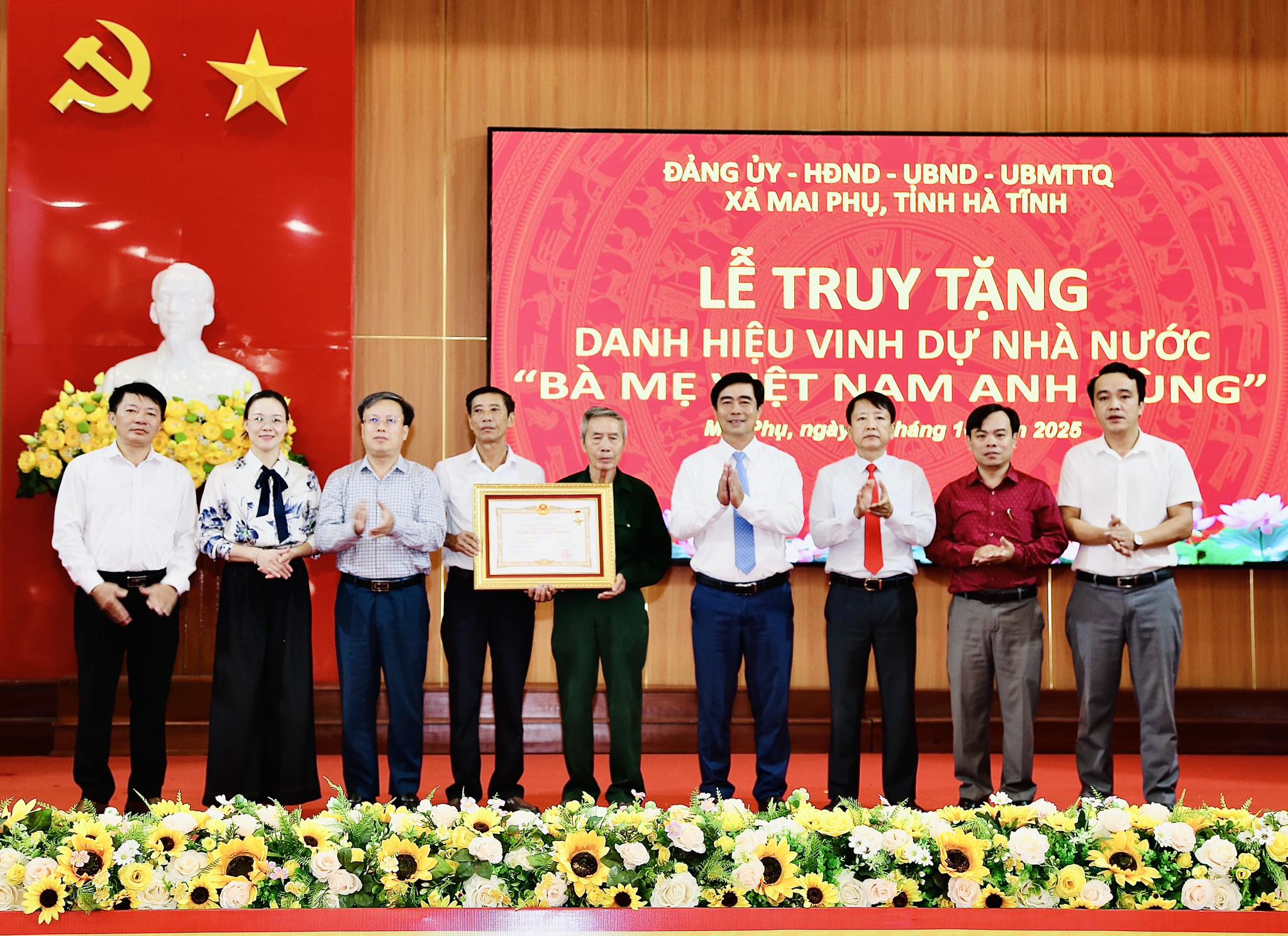 LỄ TRUY TẶNG DANH HIỆU VINH DỰ NHÀ NƯỚC “BÀ MẸ VIỆT NAM ANH HÙNG” CHO MẸ ĐẶNG THỊ QUYỄN! 