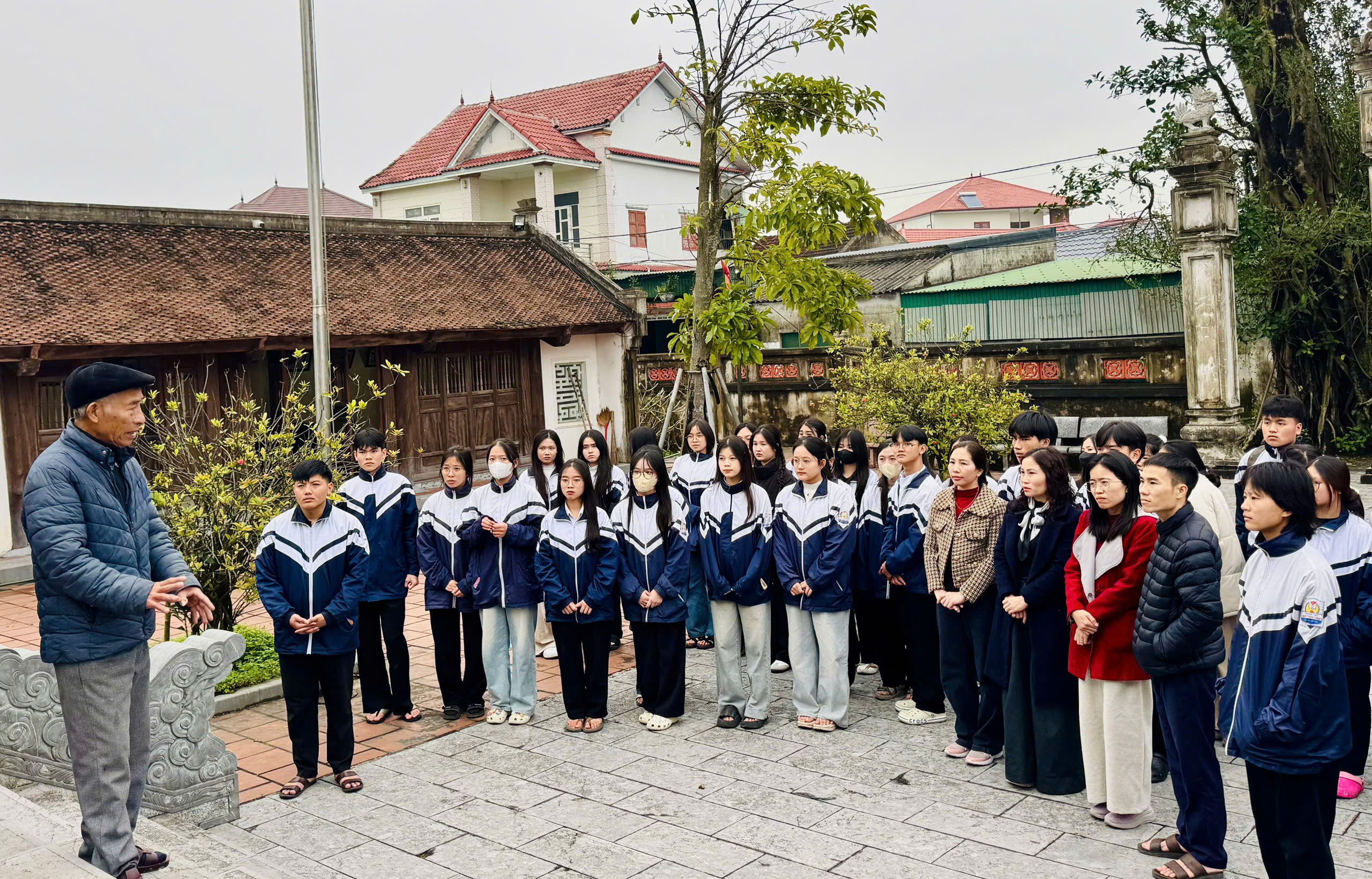 HOẠT ĐỘNG THAM QUAN HỌC TẬP THỰC TẾ CỦA LỚP BỒI DƯỠNG NHẬN THỨC VỀ ĐẢNG ĐỢT I NĂM 2026